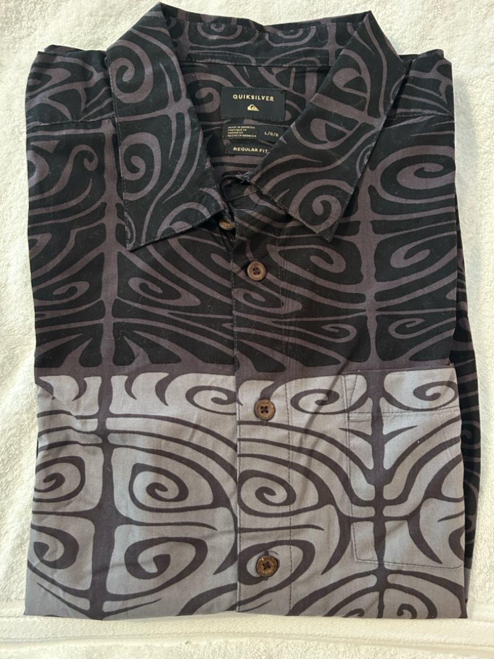 Quiksilver Men's Black & Gray Abstract Swirl Button-Down Shirt